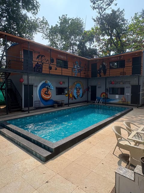 Swimming pool