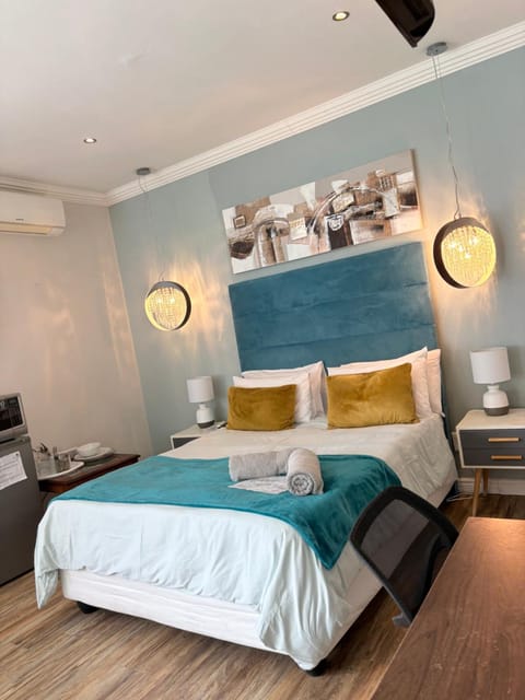 Bed, Bedroom, air conditioner