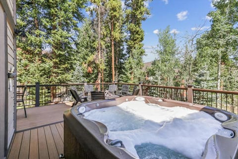 Stay at Friendly Fox Chalet, a large pet friendly home in a great location. House in Breckenridge