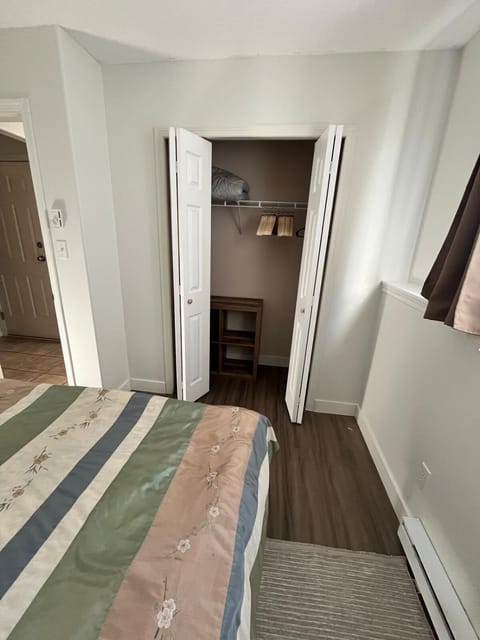 Wes and Tatianas cozy home away from home Apartment in Nanaimo