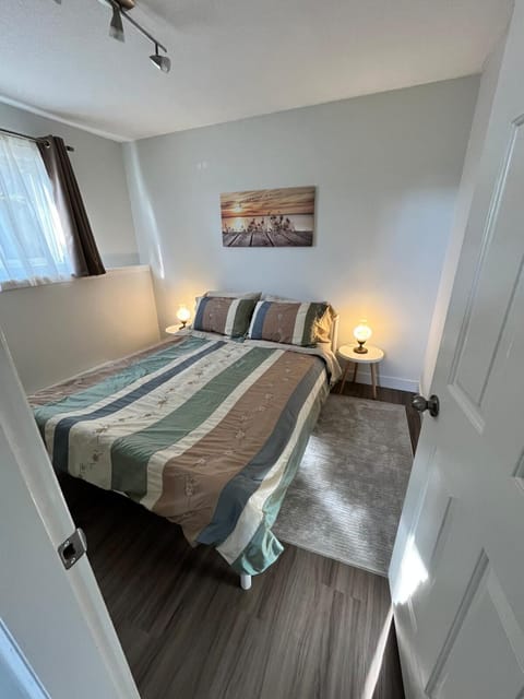 Wes and Tatianas cozy home away from home Apartment in Nanaimo