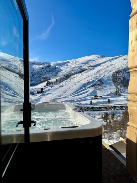 Natural landscape, Hot Tub, Mountain view