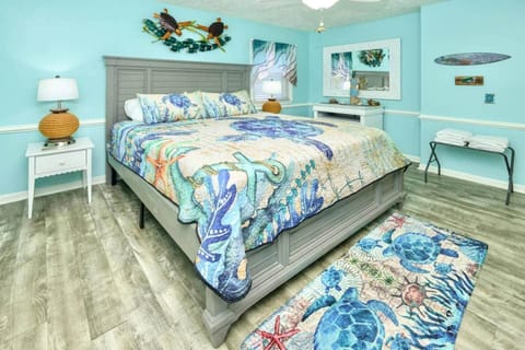 5BD House~1.1mi to Beach~sleeps10Bike&Pet Friendly House in Surfside Beach