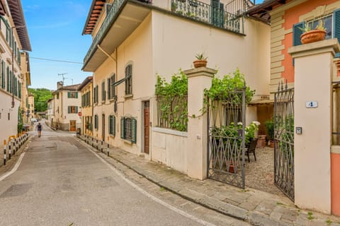 Property building, Day, City view, Street view