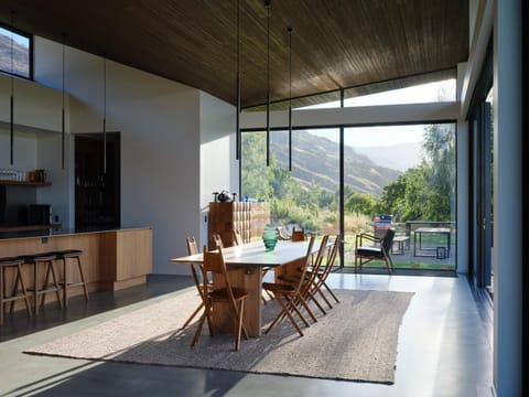Dining area, kitchen