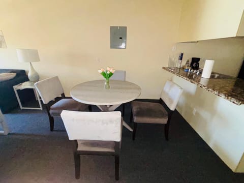 1Bd Prime Westwood Location One Block from UCLA Apartment in Westwood