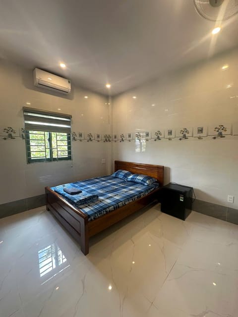 Bed, Photo of the whole room, Bedroom, air conditioner