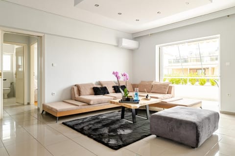 Eclipse Medical Center Apartment in Chalandri