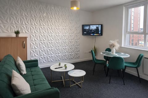 TV and multimedia, Living room, Seating area, Dining area