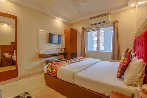 TV and multimedia, Photo of the whole room, Bedroom, air conditioner