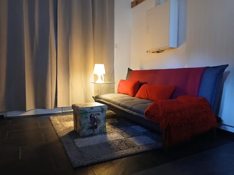 Living room, Photo of the whole room, Seating area
