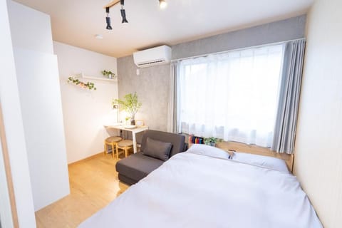 Bedroom, air conditioner