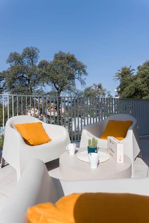 Clos des Chênes - terrace with sea view, modern, AC Apartment in Cannes