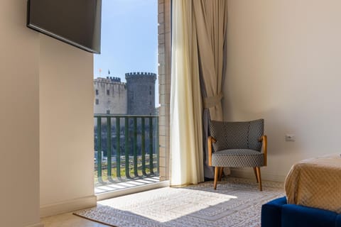 Bedroom, City view
