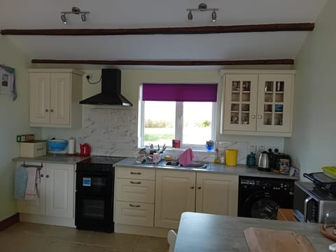 An Tigín, Gortadoo House in County Kerry