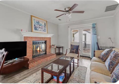 Cozy Retreat! House in Fayetteville