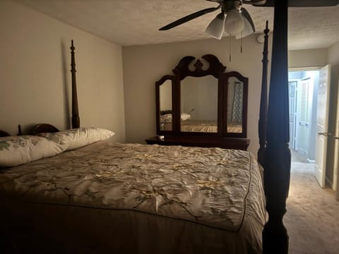 Cozy Retreat! House in Fayetteville