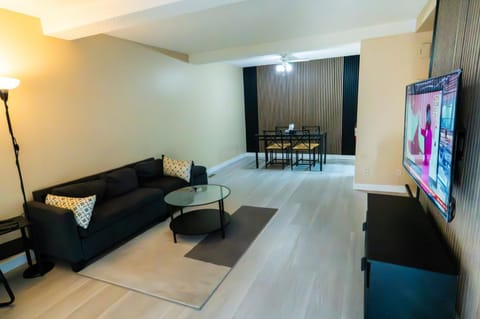 Communal lounge/ TV room, TV and multimedia, Living room