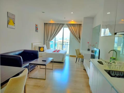 TV and multimedia, Kitchen or kitchenette, Dining area