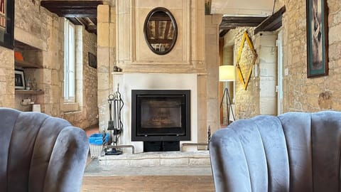 Living room, Seating area