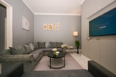 Communal lounge/ TV room, Living room