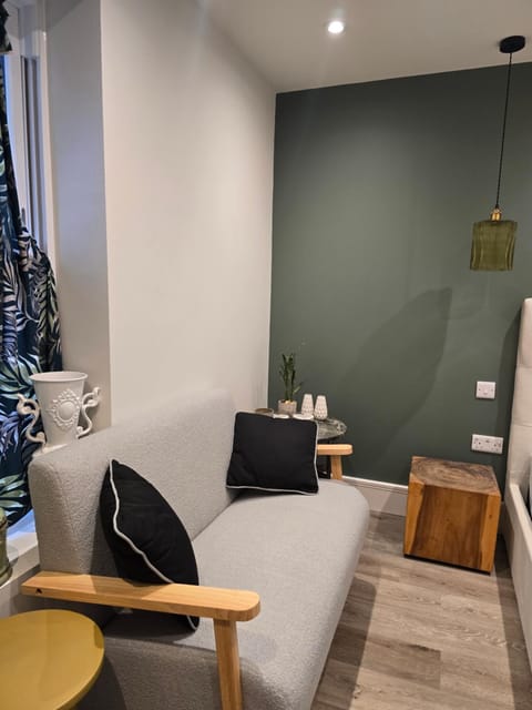 Studio 3 - Close to Racecourse Apartment in Cheltenham