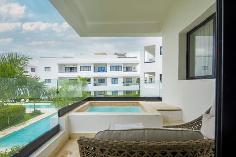 Balcony/Terrace, Swimming pool