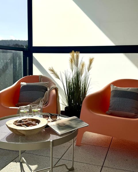 Day, Balcony/Terrace, Seating area