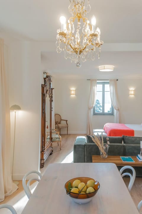 Boutique apartment with Como lake views near Villa Balbianello Apartment in Tremezzo