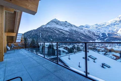 Property building, Natural landscape, Winter