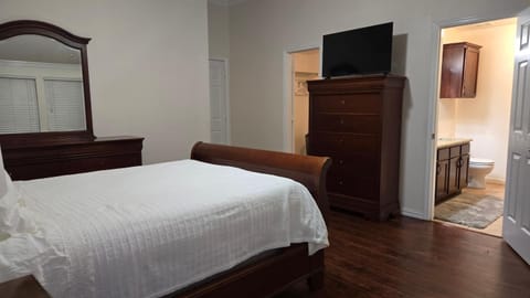 Shower, Bed, Bathroom, Bedroom, Bath, flat iron