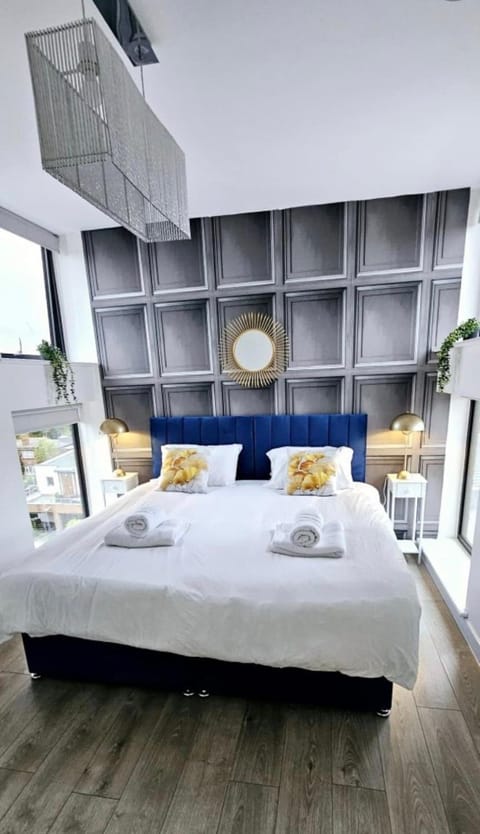 Bed, Bedroom, towels, wardrobe