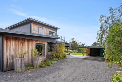 The Shore House House in Binalong Bay