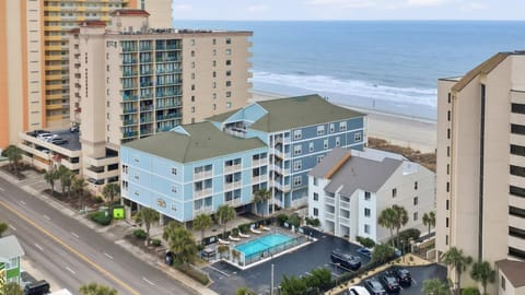 Tropical Tide Large Group Beach Retreat Sleeps 24 House in North Myrtle Beach