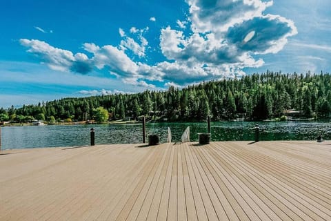 Endless Beauty - Explore & Relax at Bellerive House in Coeur dAlene