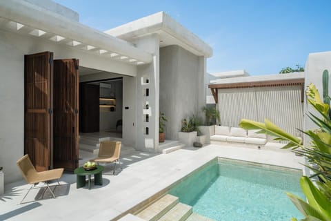 Property building, Swimming pool