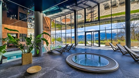 Property building, Hot Tub, Swimming pool, sunbed