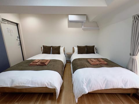 Bed, Photo of the whole room, air conditioner