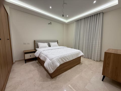 Bed, Photo of the whole room, wardrobe