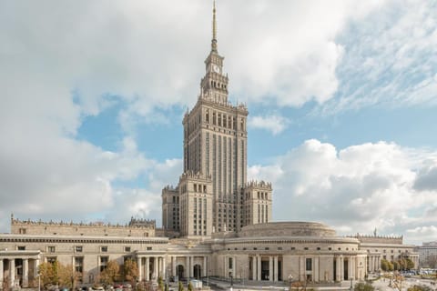 Nearby landmark, Day, City view, Landmark view, Location