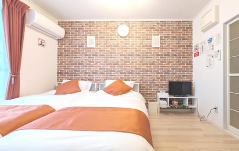 Bed, TV and multimedia, Photo of the whole room, Bedroom, air conditioner
