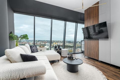 Communal lounge/ TV room, TV and multimedia, Living room, Seating area, Evening entertainment