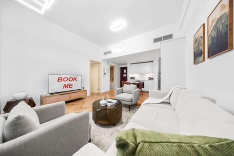 Free housekeeping visits during your stay - StayShort - Chic 1BR Retreat in Dubai Marina that Sleeps 4 Apartment in Dubai