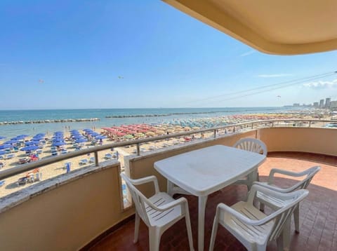 Day, Natural landscape, View (from property/room), Balcony/Terrace, Seating area, Dining area, Beach, Sea view
