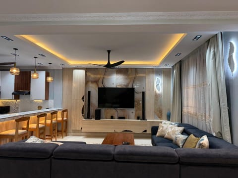 Communal lounge/ TV room, Living room, Seating area