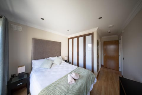 Seaside Heaven in Exclusive Naighbourhood Apartment in Galway