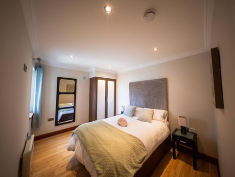 Seaside Heaven in Exclusive Naighbourhood Apartment in Galway