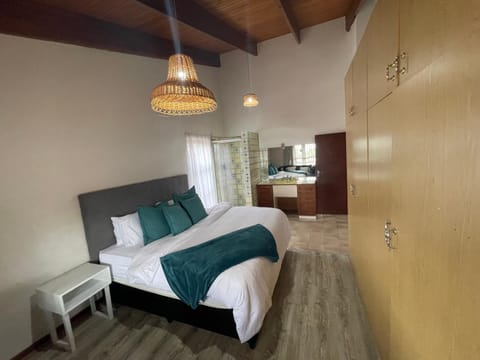 Bo-Kaap Ensuite Room with High Ceilings Bed and Breakfast in Cape Town