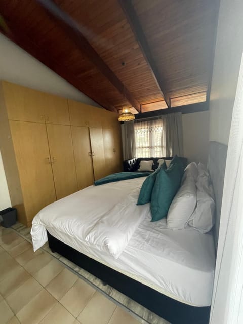 Bo-Kaap Ensuite Room with High Ceilings Bed and Breakfast in Cape Town