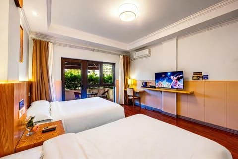 Bed, TV and multimedia, Photo of the whole room, Bedroom, air conditioner